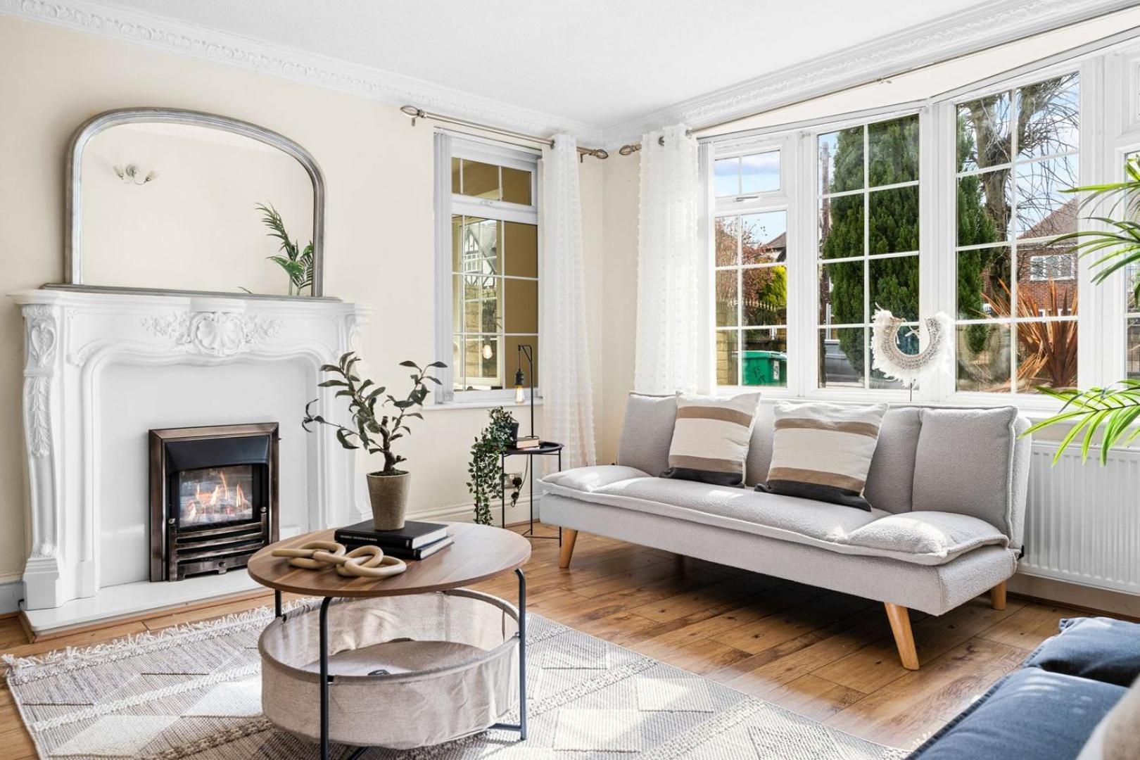 Spacious 5 Bedroom House Ferienhaus *