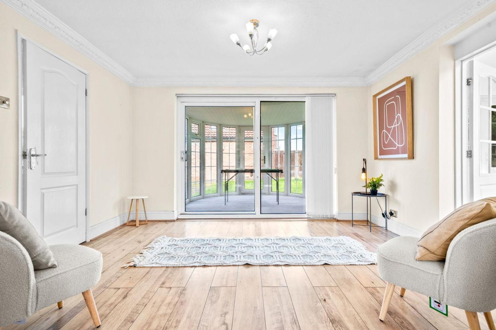 Spacious 5 Bedroom House Ferienhaus *